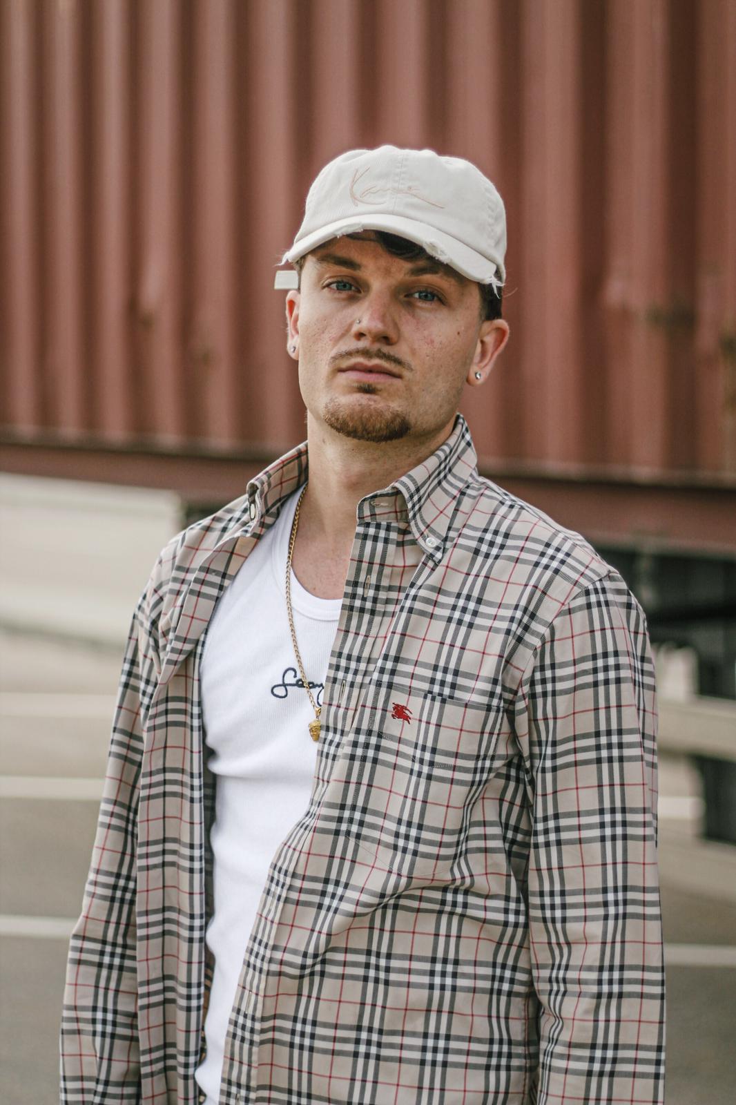 b515334e-8fd4-423c-840a-24aa85428200-1